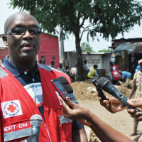 Anselme Katiyunguruza, secrétaire général de la
Croix-Rouge du Burundi, lance un appel à tout bienfaiteur pour venir en aide aux sinistrés ©Iwacu
