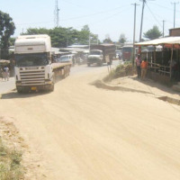 Certaines routes sont inappropriées pour les poids lourds ©Iwacu