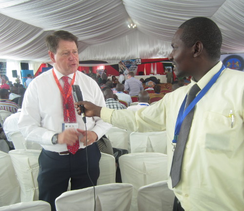 Frank Matsaert, Directeur exécutif de TMEA, donne l’interview aux journalistes ©Iwacu