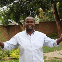 Me Horace Ncutiyumuheto explique le fond du litige qui oppose son client Venant Masenge à l’État burundais ©Iwacu