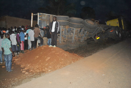 Accident d'un camion sur la route de Gatumba ©Iwacu