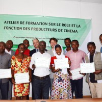 Photo de famille après la remise de certificats ©Iwacu