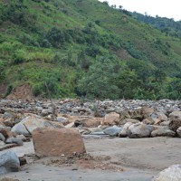La rivière Nyaruhongoka a débordée de son lit emportant tout sur son passage ©Iwacu