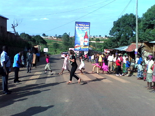 Dans les rues de Ruyigi lors du tournage d'I charleston Ruyigi ©Iwacu