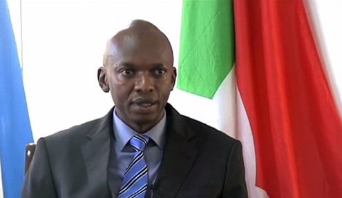Alain-Aimé Nyamitwe, ministre burundais des Relations Extérieures, lors d'une interview à la chaîne SNBC 