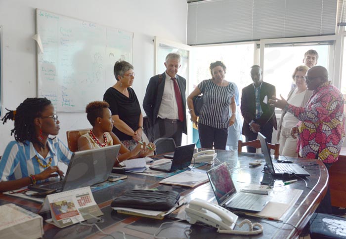L’ambassadeur Jolke Oppewal avec sa délégation en visite au Groupe de Presse Iwacu
