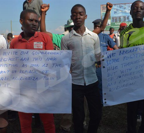 Samedi, 2 juin 2018 - Manifestation contre le récent carnage de Ruhagarika, l'envoyé spécial des Nations-Uns au Burundi et contre la position de la France par rapport au référendum.