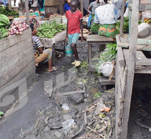 marché plus que sale à Kinama ©Parfait Gahama/Iwacu 