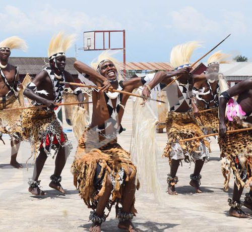 Vendredi, 2 février 2019 - Les danseurs intore de Kirundo en action à l'occasion de la journée culturelle à l'Ecole supérieur de commandement de l’État Major à Bujumbura ©Jérémie Misago/Iwacu