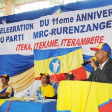 Epitace Bayaganakandi, président du parti MRC Rurenzangemero lors de son discours devant ses militants ce 23 novembre ©Iwacu