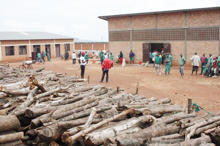 Les détenus dans la cour extérieure de la prison de Ngozi ©Iwacu