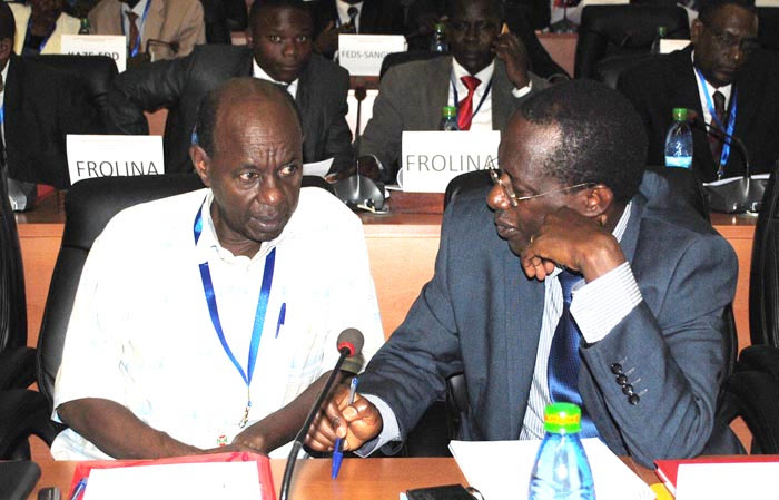 Nditije (a droite) avec Manwangari : « Charles Nditije serait victime de son rapprochement avec le courant de réhabilitation de l’Uprona… » ©Iwacu