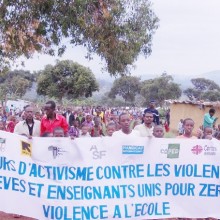 Une marche de soutien aux victimes des violences faites aux femmes a été organisée au Camp de Bwagiriza ©Iwacu