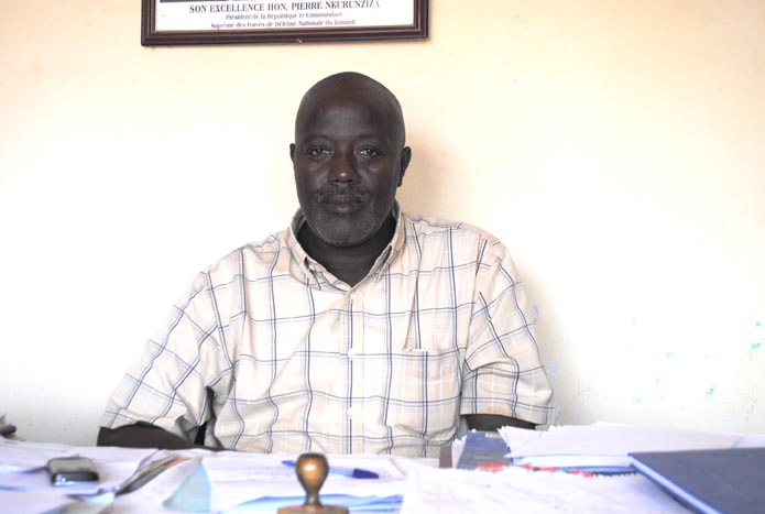 Bernard Butoyi, Mabanda Commune Administrator: “We continue to receive them well in their native country but there are some problems which must be solved urgently by both neighbouring provinces’ authorities.” ©Iwacu