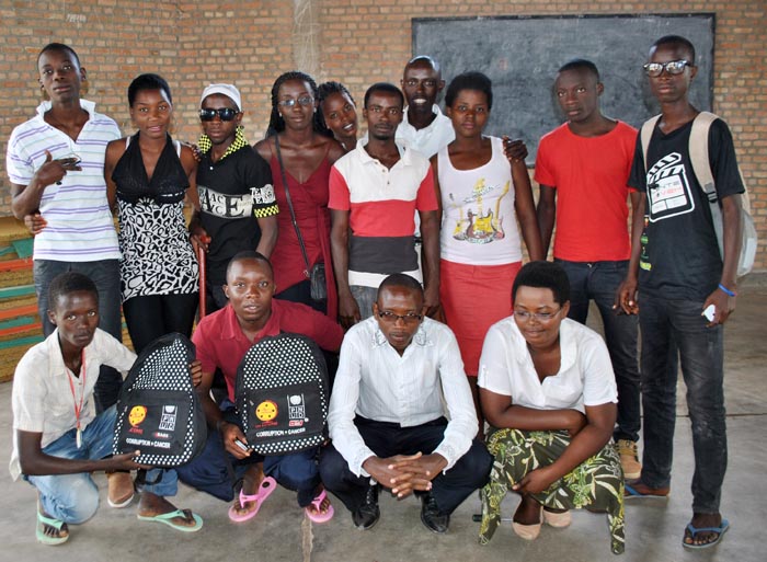 A family picture of anticorruption club members of Municipal Kanyosha Lycée ©Iwacu