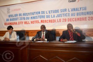 From left to right: Zarir Meurat, Cordaid Representative in Burundi, Venant Ntakimazi, Director General of the Ministry of Justice, and Jean Pierre Hakizimana, the Coordinator of ACJB.