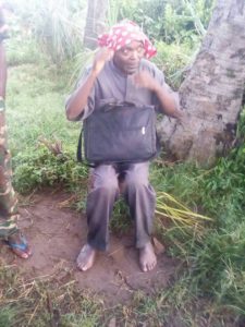 This picture of Father Adolphe Ntahondereye that was relayed on social media showed him barefoot when he was freed.