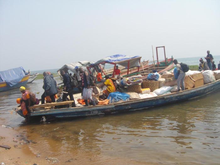 Expelled Congolese came by boat