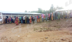 Voters queuing at the Muramvya II voting center.