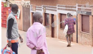 Stalls in Mabanda market were forcibly closed by the youth affiliated to the ruling party.