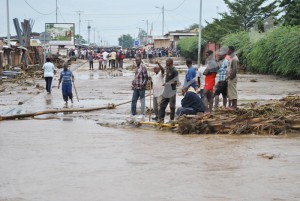 Lundi 10 févier 2014- La route qui mène à Kamenge était barrée jusqu'à 10h ©CSU/Iwacu