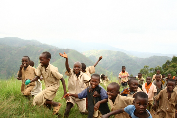 Burundian Children playing  ©Iwacu