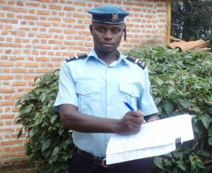 OPP1 Benjamin Nduwayo, «Nous avons répertorié huit personnes tuées dont deux policiers et six autres blessées au cours de l’année passée » ©Iwacu