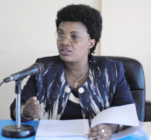 Pour Odette Kayitesi, ministre de l’Agriculture et de l’élevage, le fonds additionnel permettra au PAIVA-B de mener à bon port ses activités ©Iwacu