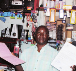 Sartière Sindimwo : « Je suis en ordre et je participe dans toutes les passations de marché de la commune » ©Iwacu