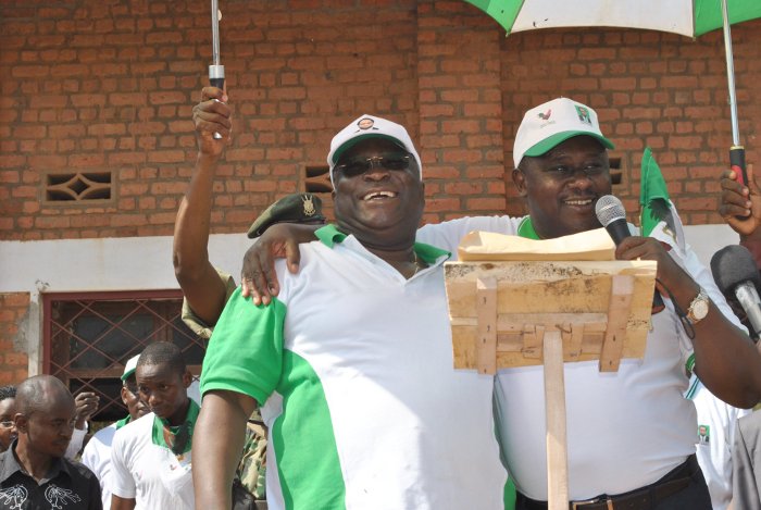 Domitien Ndayizeye et Jean Minani : les retrouvailles politiques ©Iwacu