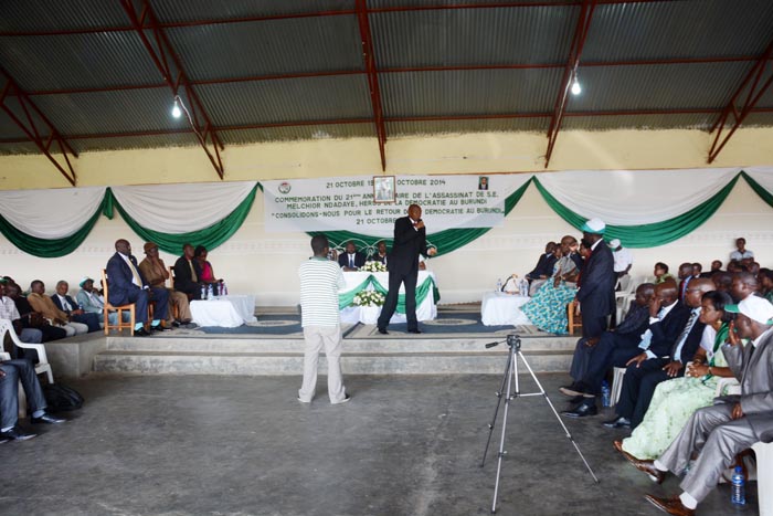 A l’OPDE, le parti Sahwanya Frodebu avait convié les partis de l’ADC-Ikibiri (debout Agathon Rwasa présentant son discours). ©Iwacu