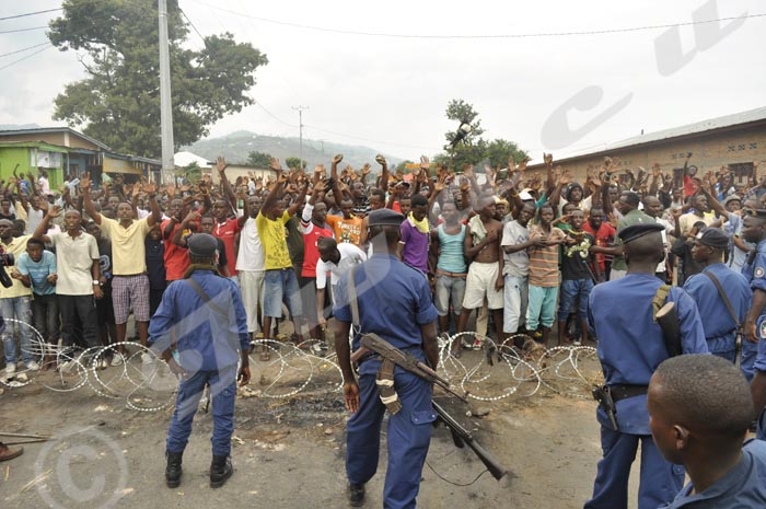 Musaga : face à face entre manifestants et la police lors d'une manifestation