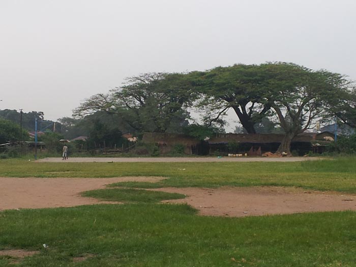 Selon les témoignages, ceux qui ont attaqué sont passés à côté des étables qui se trouvent près de la clôture du camp Ngagara, dans le quartier 2.