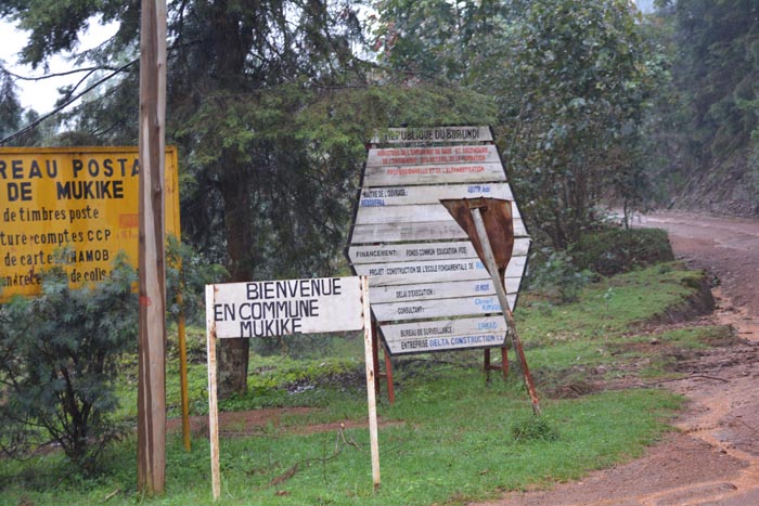 C’est à 1,5 km de là, dans cette route menant vers Mukike que les jeunes ont été exécutés.