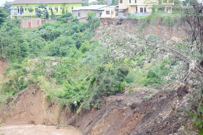 La rivière Ntahangwa menace certaines maisons du quartier Kigobe.