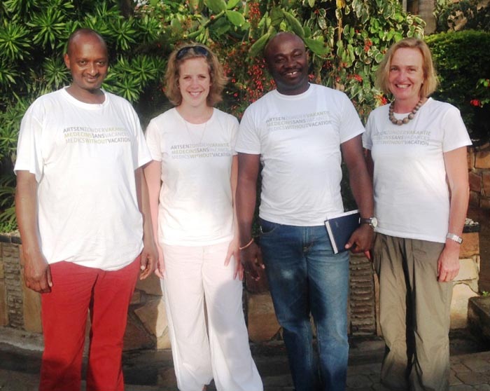 Ernest  en mission au Burundi avec ses amis de « Médecins Sans Vacances » 