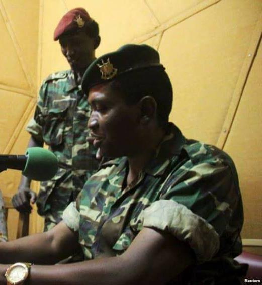 Le Général-Major Godefroid Niyombare annonçant la destitution du Président Nkurunziza à la RPA