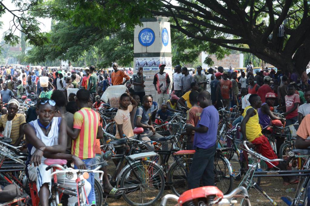 Des manifestants rassemblés à la Place de l’ONU