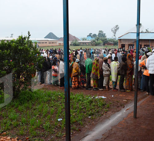 Ngozi centre: plus de 400 votant forment des files au centre de vote de l'Ecofo Ngozi II
