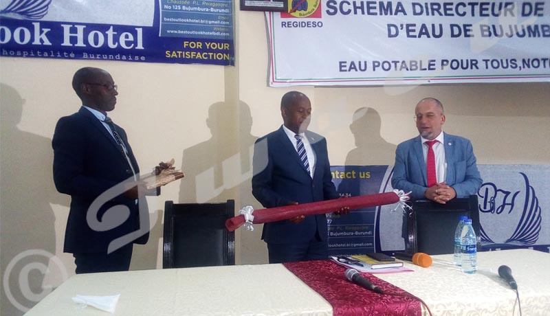 La REGIDESO accuse des pertes de 45% de la production totale en eau à Bujumbura