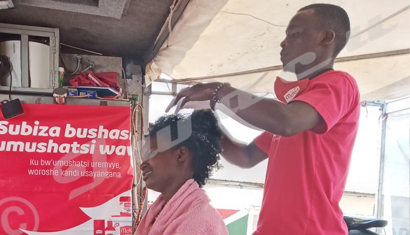 Un salon de coiffure mobile à Bujumbura !