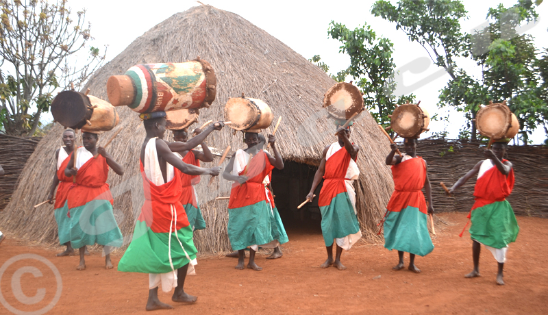 Les tambourinaires de Gishora dans la tourmente