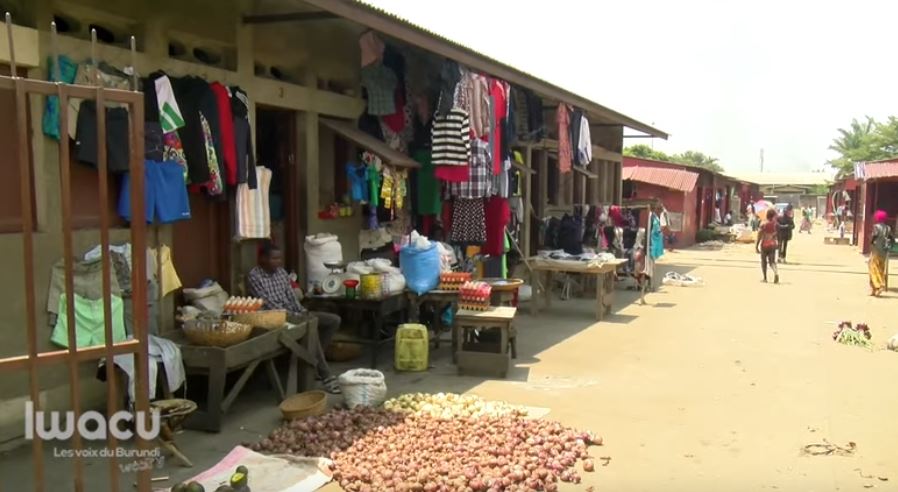 Marché de Ngagara : des commerçants dénoncent la pénurie d’eau et d’électricité