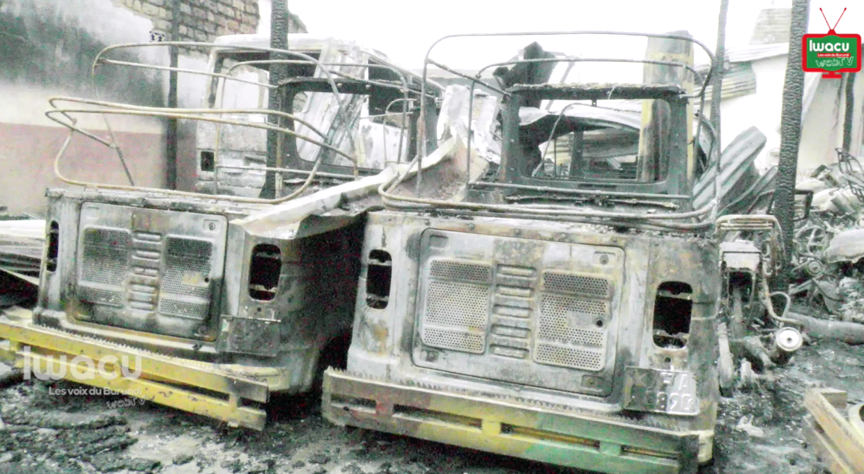 Cibitoke : Un bus, une trentaine de motos et une dizaine de tuk-tuk partis en fumée
