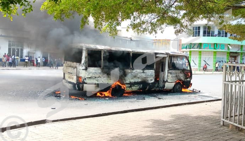 Bujumbura : Un bus prend feu, la lenteur des sapeurs-pompiers est dénoncée
