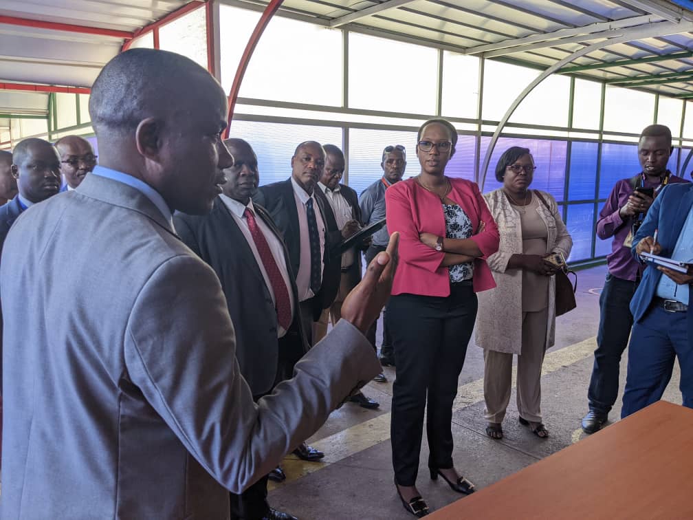 L’aéroport international Melchior Ndadaye : la ministre du Transport évoque du désordre