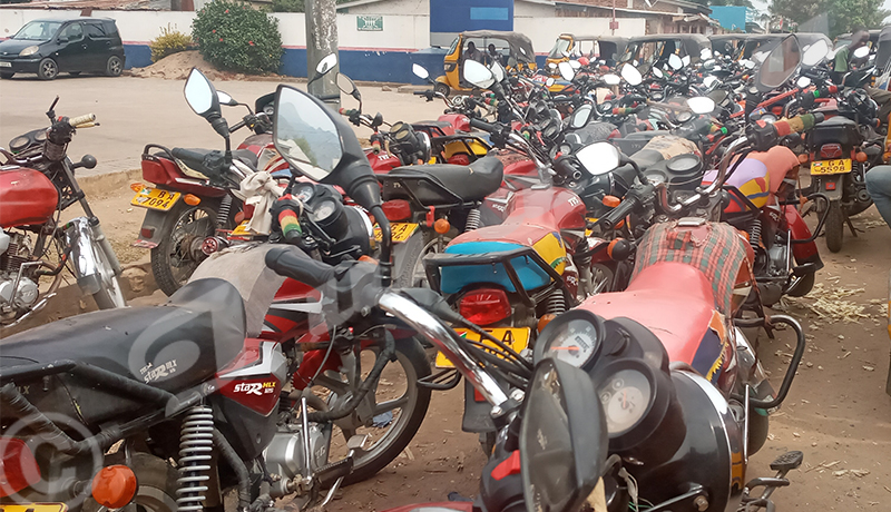 Muha : Des motocyclistes fustigent l’interdiction des réservoirs sur les stations-services