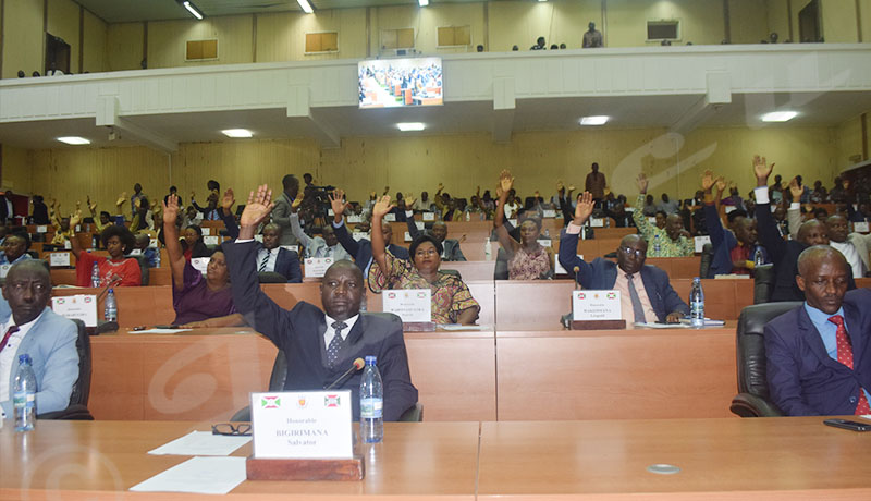 Assemblée nationale: Gervais Ndirakobuca approuvé pour la primature