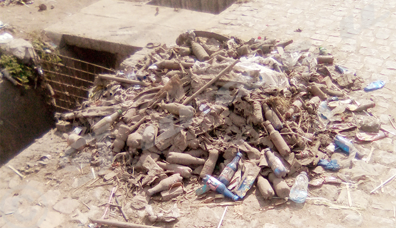 Bwiza : les ordures bordent les avenues