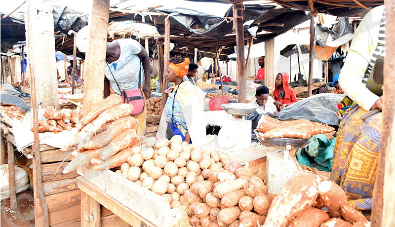 Gitega/Magarama : Badima Mini-marché. Oeuvre des natifs